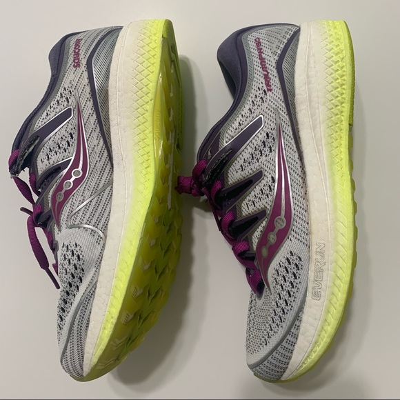 Saucony Triumph ISO 5 S10462-3 Running Shoes - Picture 3 of 10